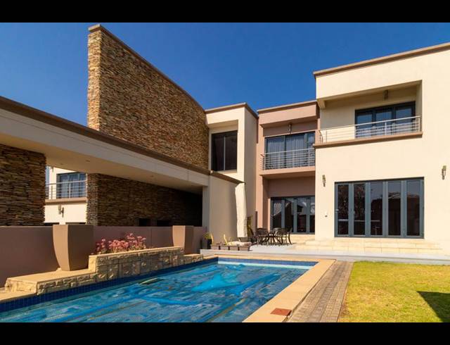 5 BEDROOM HOUSE FOR SALE IN WATERFALL